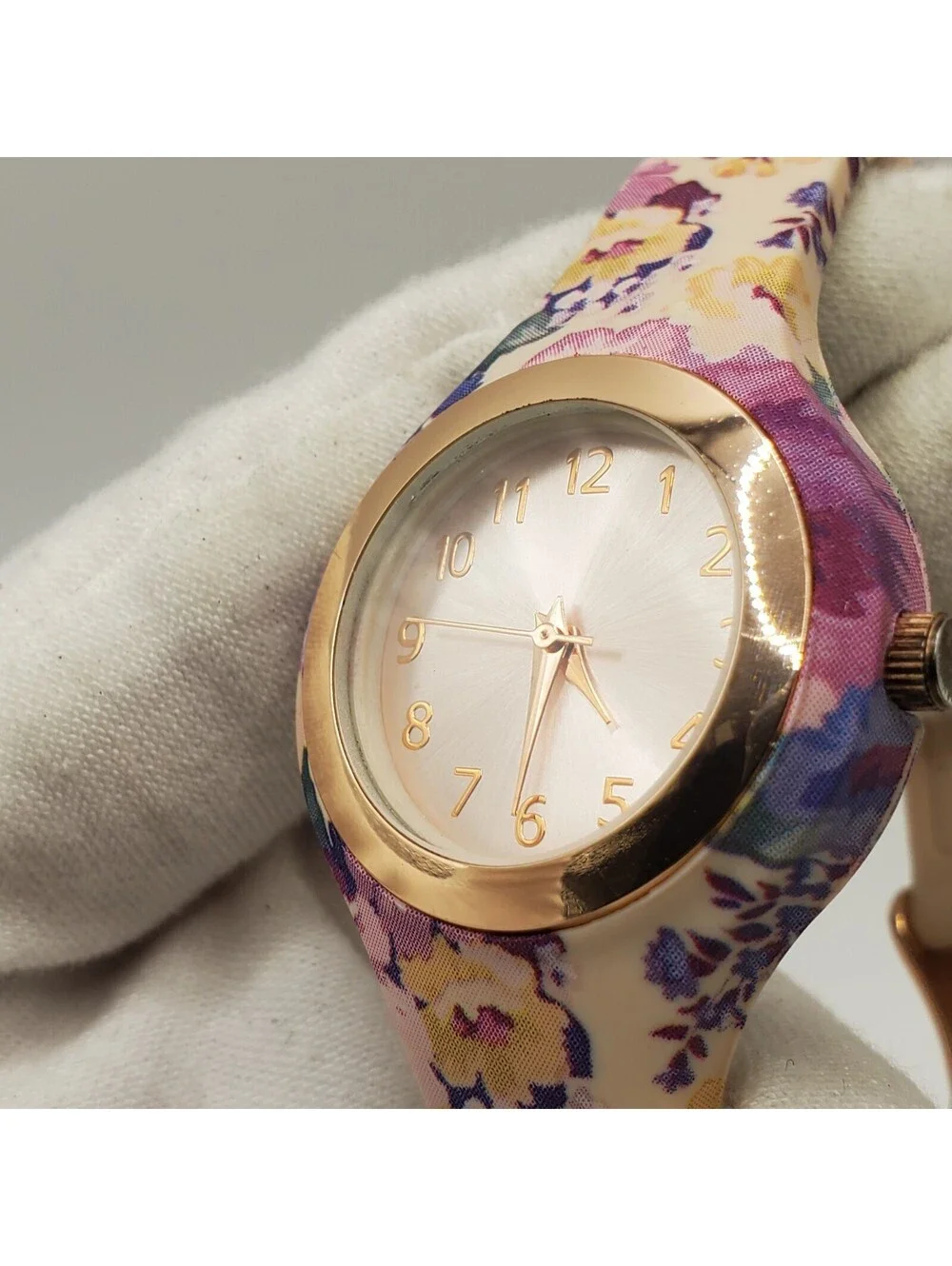 Quartz Flower Style Watch Womens 30mm Rose Gold Tone Bezel New Battery